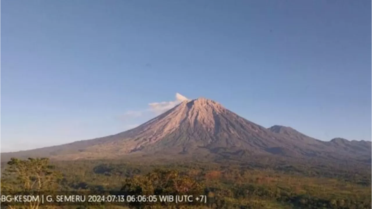 Gunung Semeru Erupsi Setinggi 900 Meter, Radius Bahaya di Sektor Tenggara 8 Kilometer