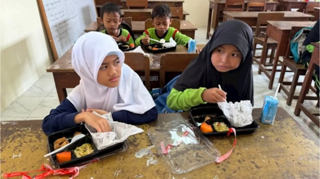 Uji Coba Makan Bergizi Gratis di Solo, Orang Tua Siswa Keluhkan Sayurnya Pedas