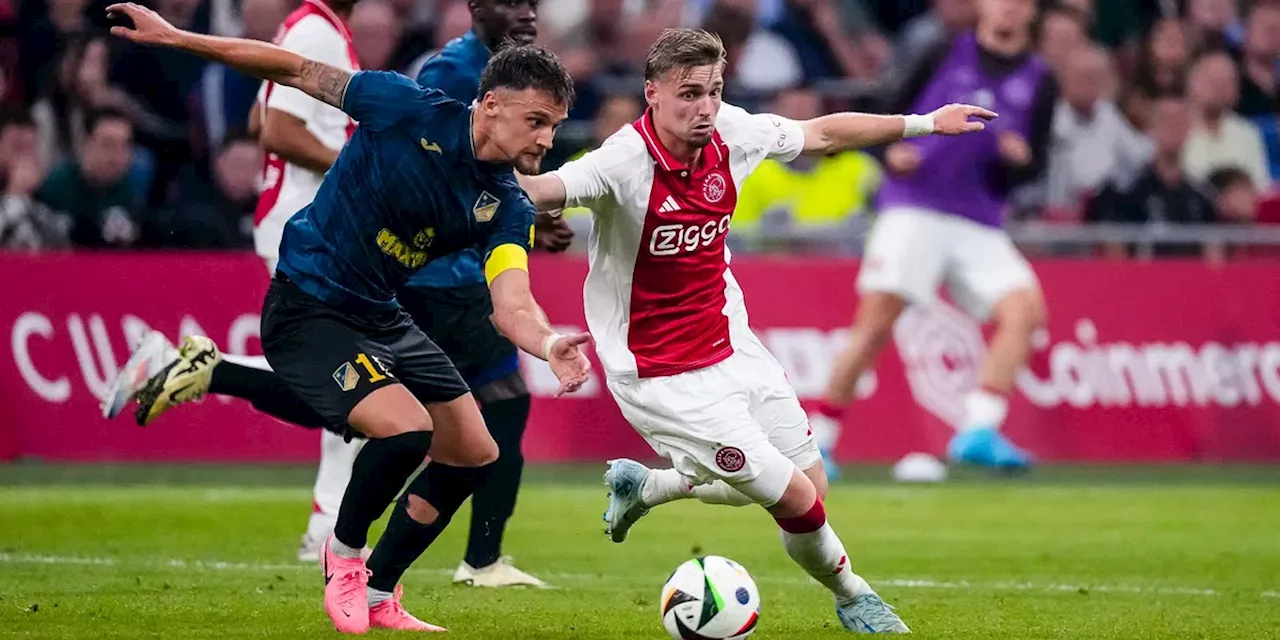 Tegenvallend Ajax komt goed weg tegen Vojvodina door late treffer Van den Boomen