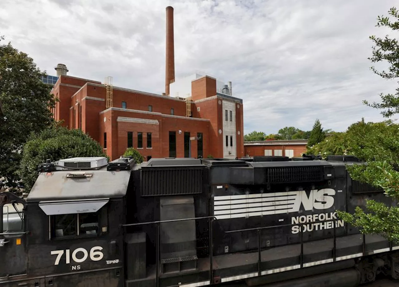 Norfolk Southern beats second-quarter profit estimates on higher pricing