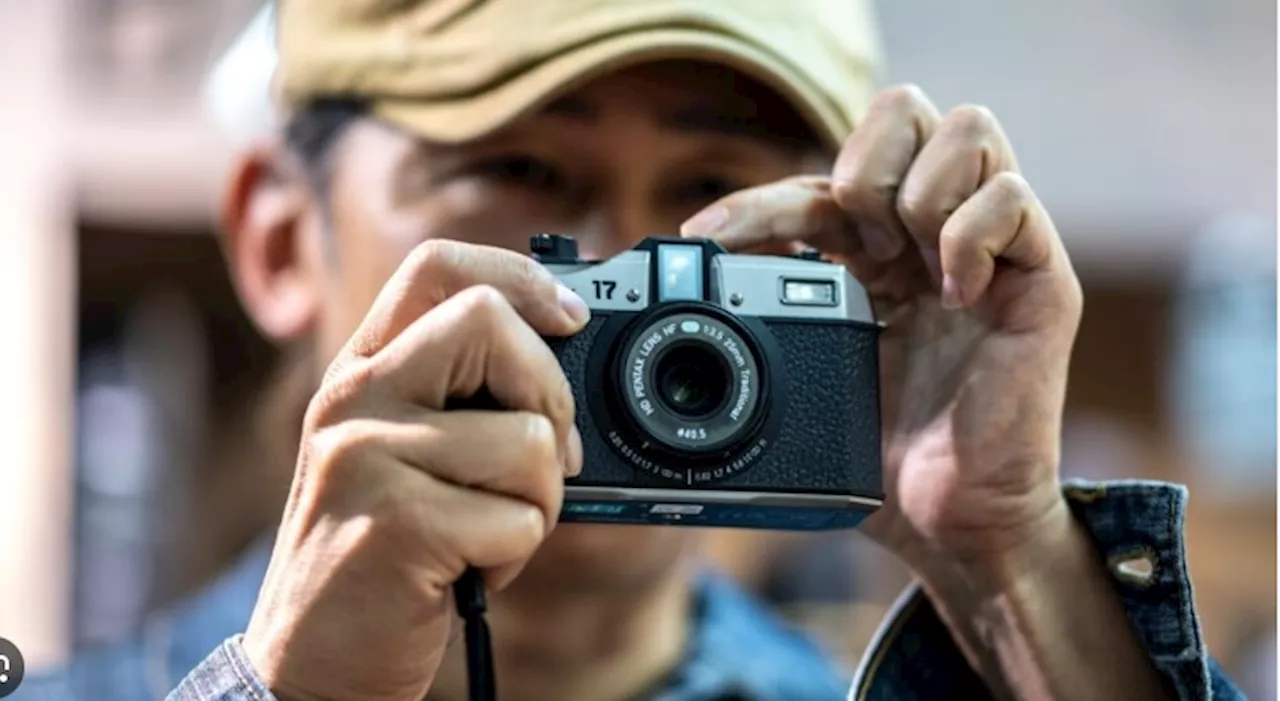 New Japan film camera aimed at 'nostalgic' young fans