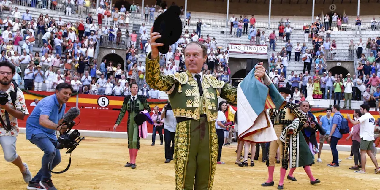 Minuto de silencio en Santander por el fallecimiento del torero sevillano Pepe Luis Vázquez Silva