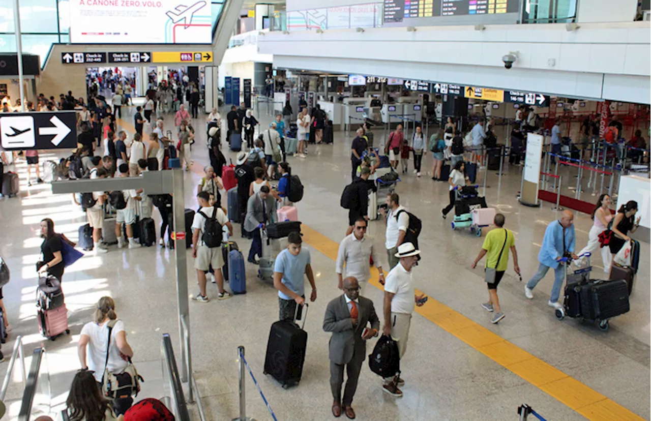 A Fiumicino record di 176mila passeggeri in un giorno