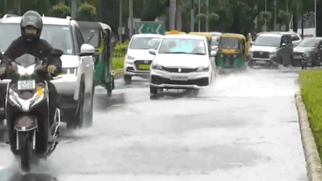 Delhi Rain: दिल्ली फिर बनी दरिया, सड़कों पर जलभराव... ट्रैफिक हुआ जाम; पुलिस ने जारी की एडवाइजरी