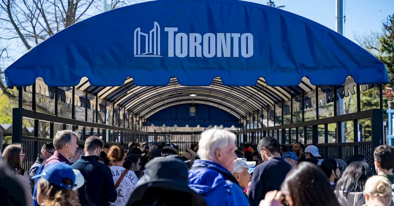 Toronto might be getting 'relief' ferries to handle overwhelming island crowds