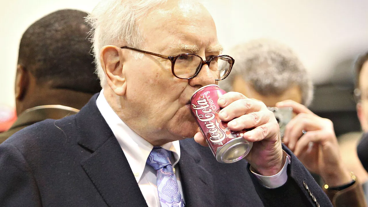 Starke Marke, cleverer Vertrieb: Warren Buffetts Favorit Coca-Cola übertrifft Erwartungen und hebt Ziele an