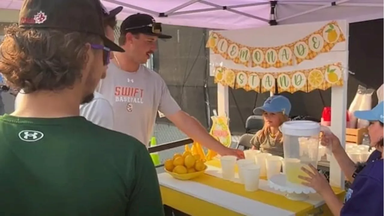 Community rallies around 7-year-old Saskatoon girl robbed of cash, candy at lemonade stand