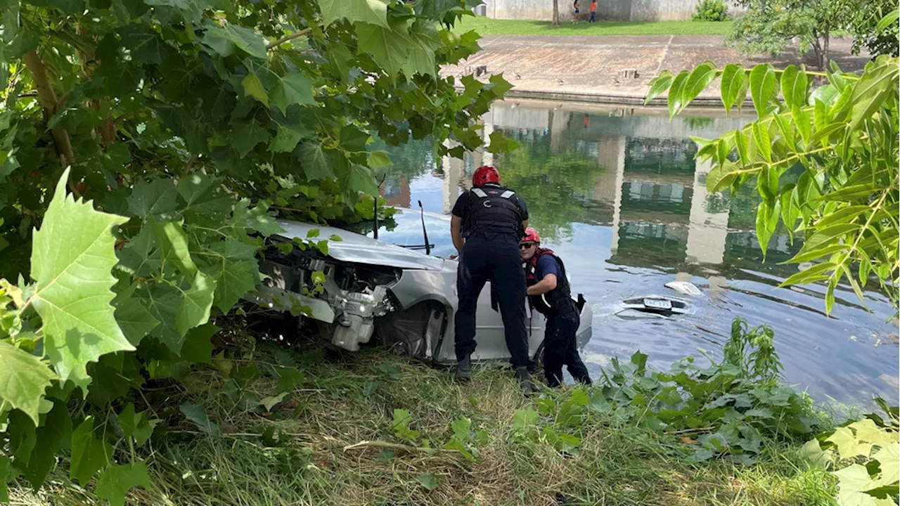 Driver crashes into Comal River after fleeing police in New Braunfels park