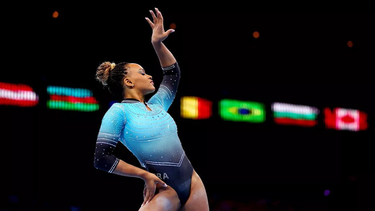 Sem Baile de Favela, Rebeca Andrade apresenta novo solo em Paris: “Combinou demais comigo”