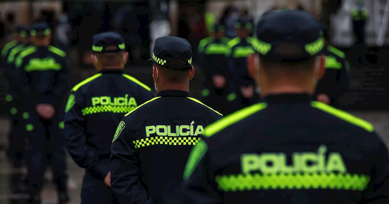 Policías disparan a encapuchados tras ataque con explosivos en la Nacional