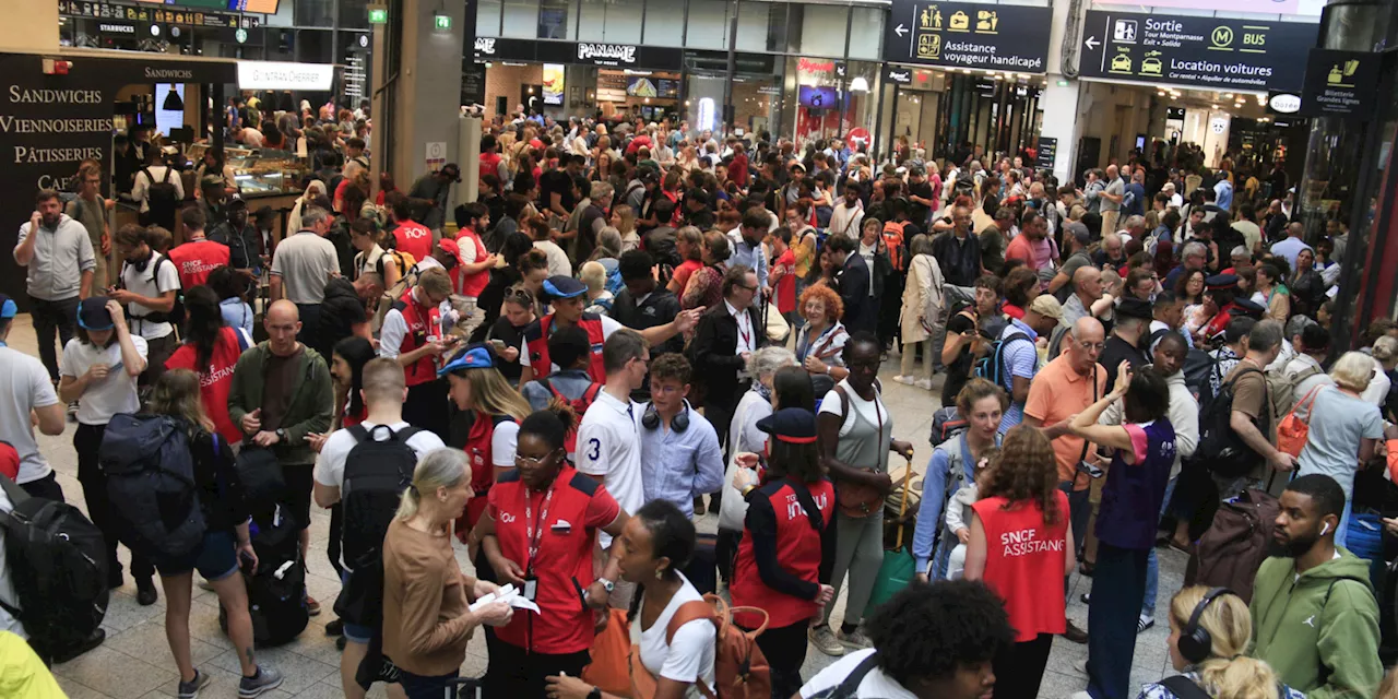 Sabotage sur le réseau TGV : pagaille à la gare Montparnasse, des milliers de voyageurs coincés