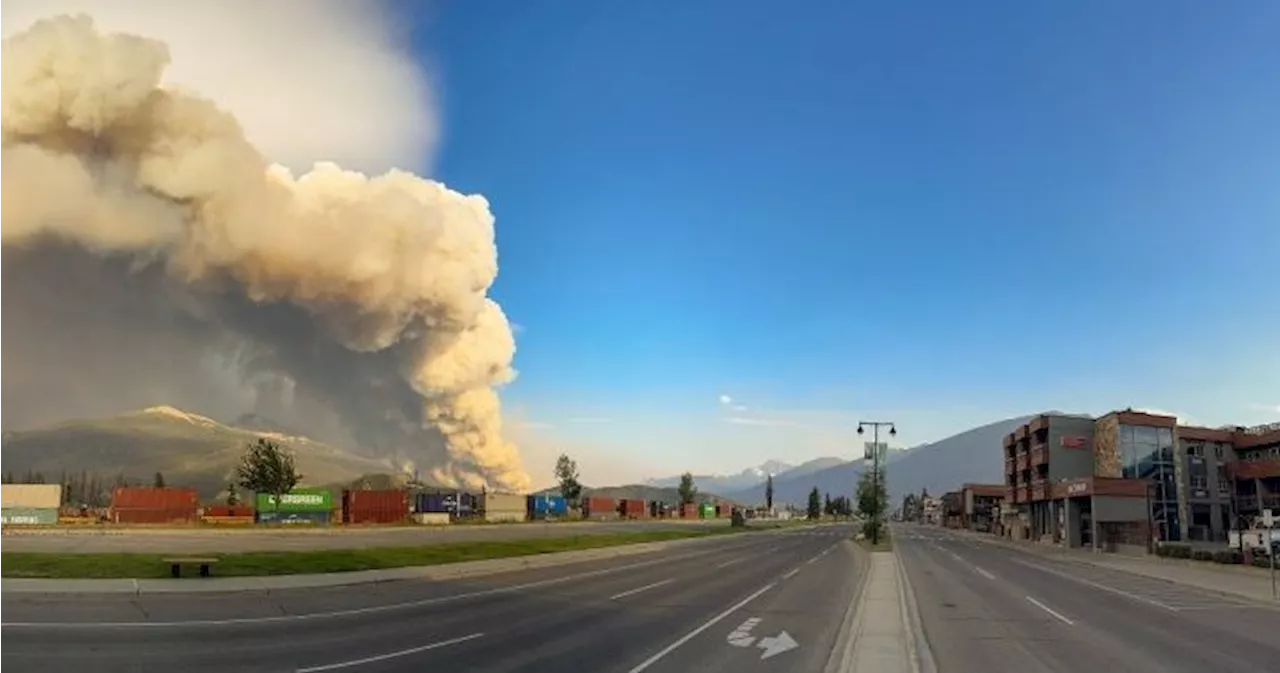 Jasper wildfire: Rail service disrupted, delays expected at Port of Vancouver