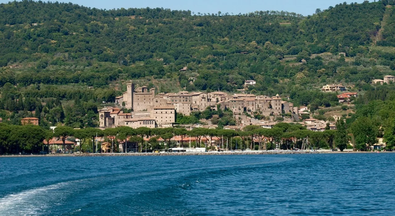 Batteri nell'acqua, bagni vietati al lago di Bolsena