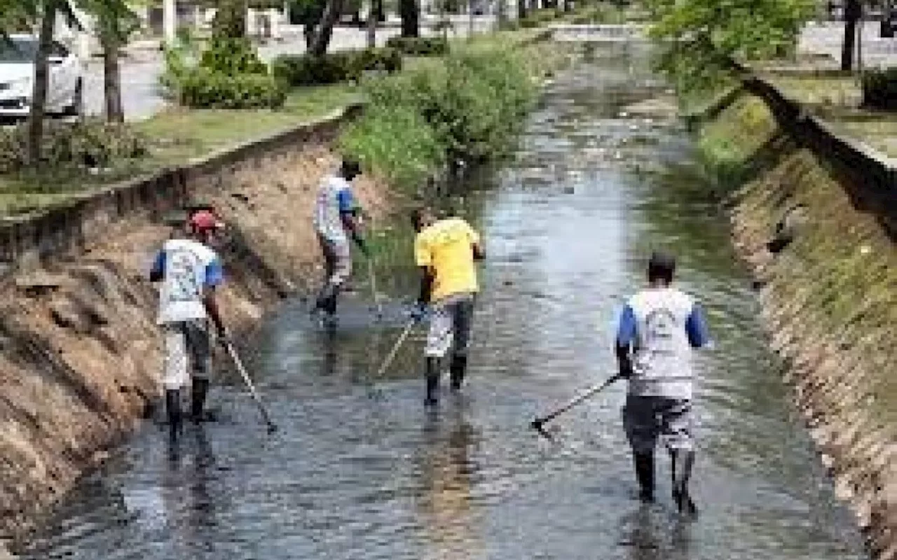 Niterói completa limpeza de 20 mil metros de rios e canais em 2024