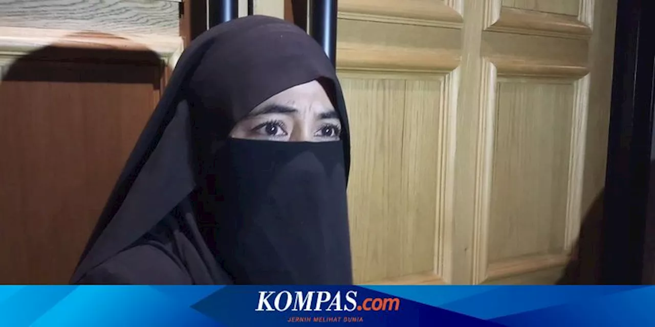 Menangis Tanggapi Penghina Mendiang Uje, Umi Pipik: Kok Ada Orang Jahat yang Mengorek Luka