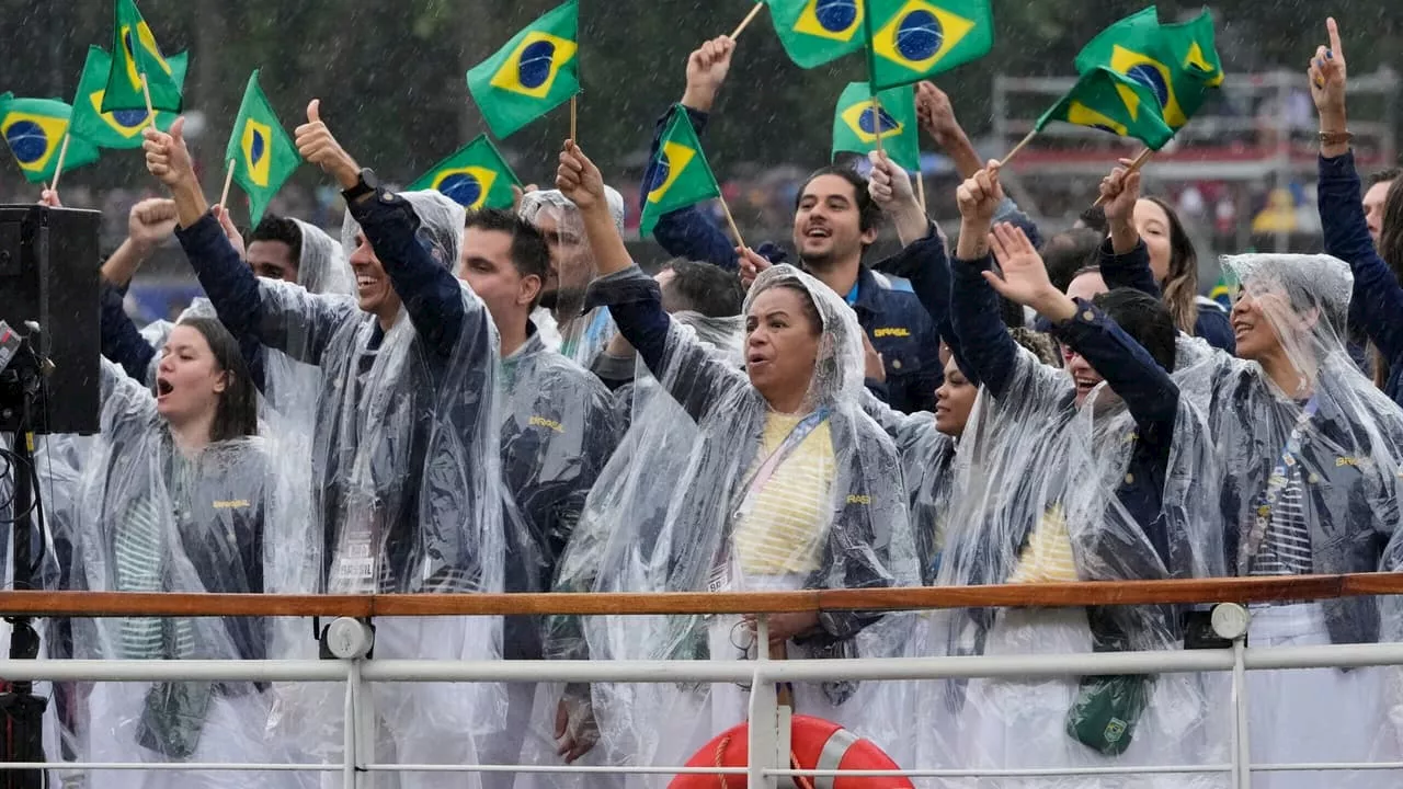 Abertura das Olimpíadas: com 135 medalhas, veja números dos 403 porta-bandeiras da cerimônia