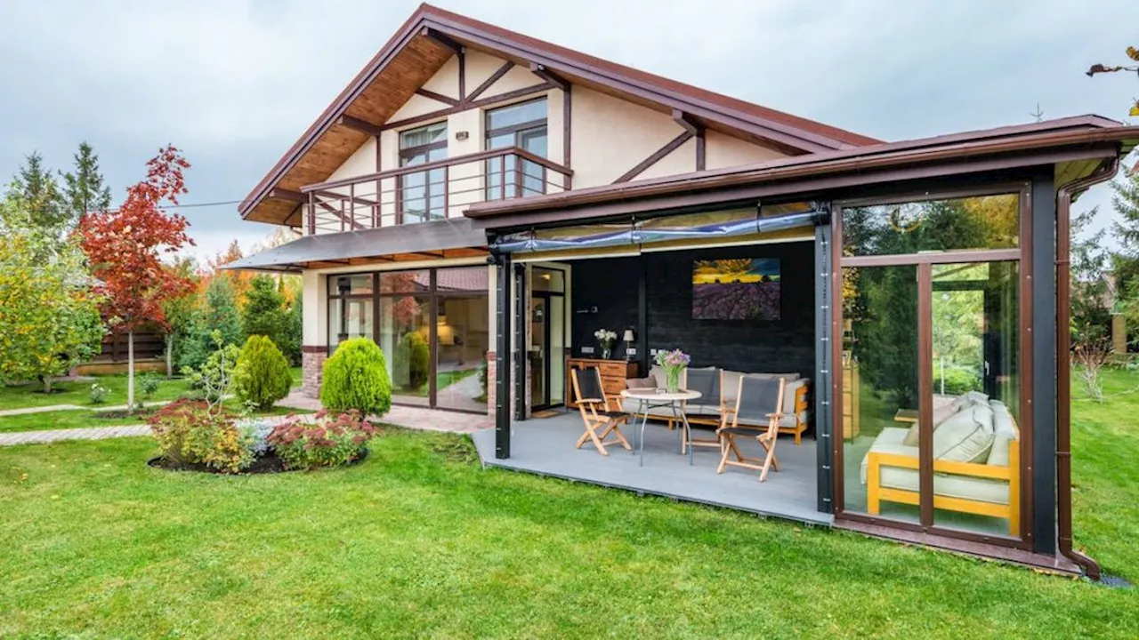 Profitez des beaux jours grâce à cette pergola bioclimatique à prix cassé pour une courte durée