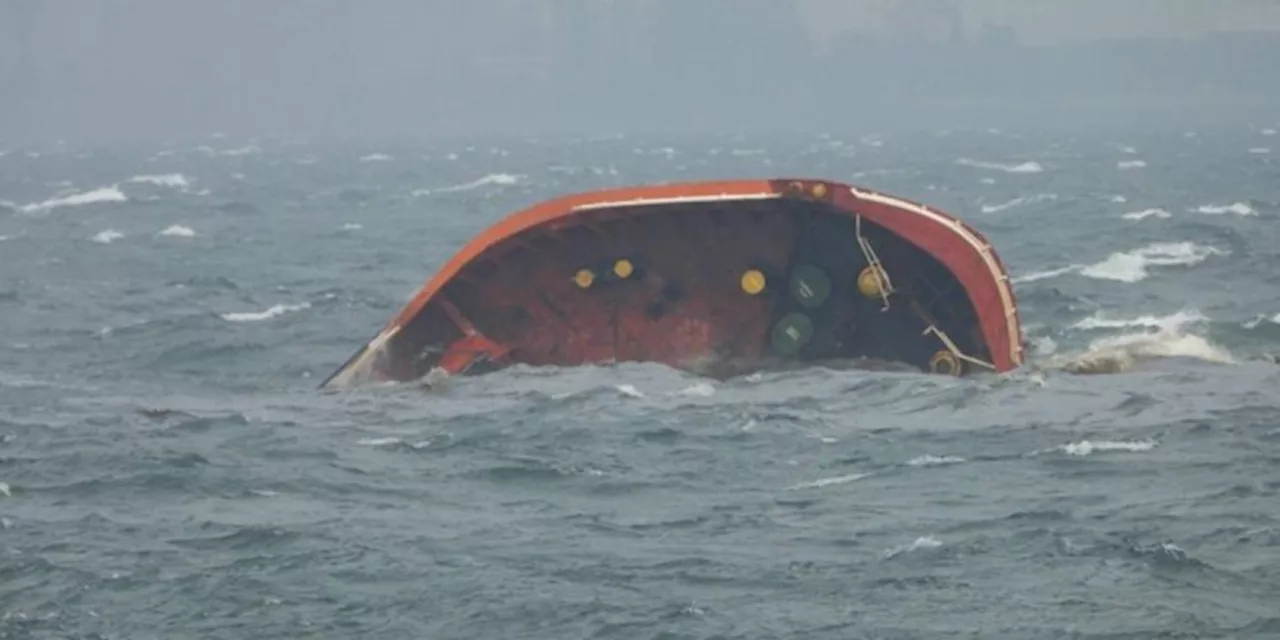 Penjaga Pantai Filipina Siap Menanggulangi Tumpahan Minyak