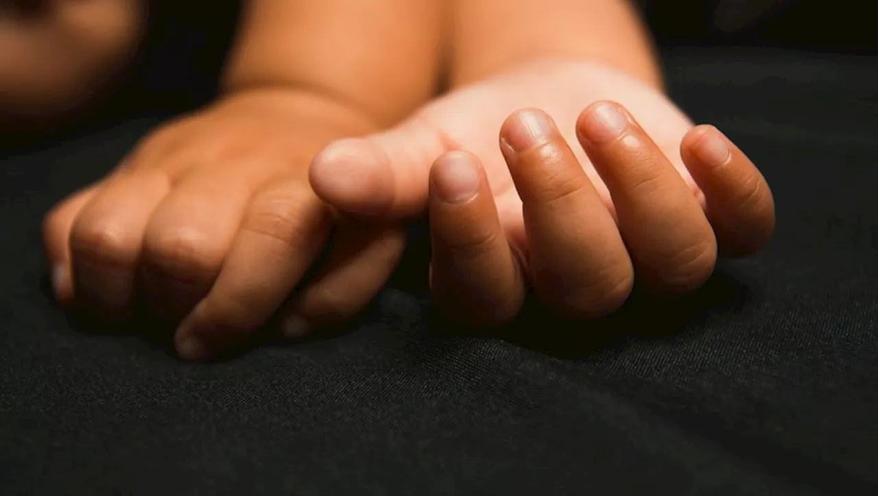 Un accouchement cauchemardesque : son bébé naît avec deux têtes, quatre bras et quatre jambes