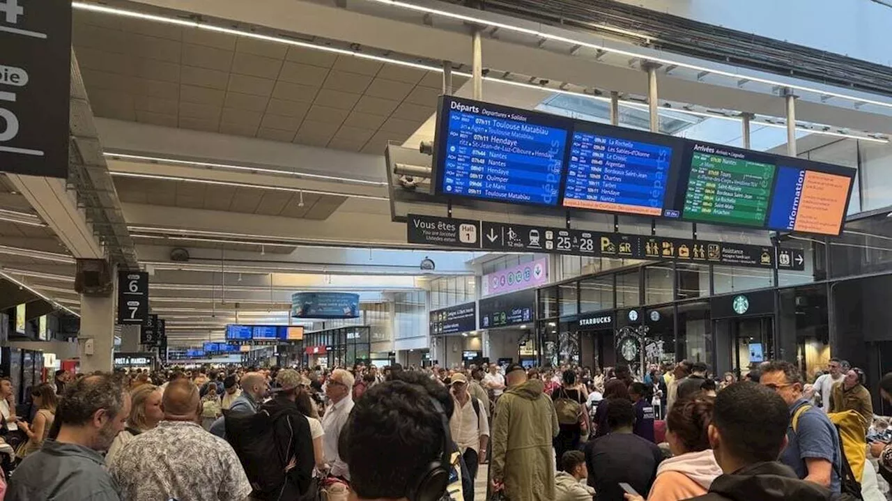 Attaque contre la SNCF. « Ça fait peur, mais c’était attendu » : la pagaille en gare Montparnasse