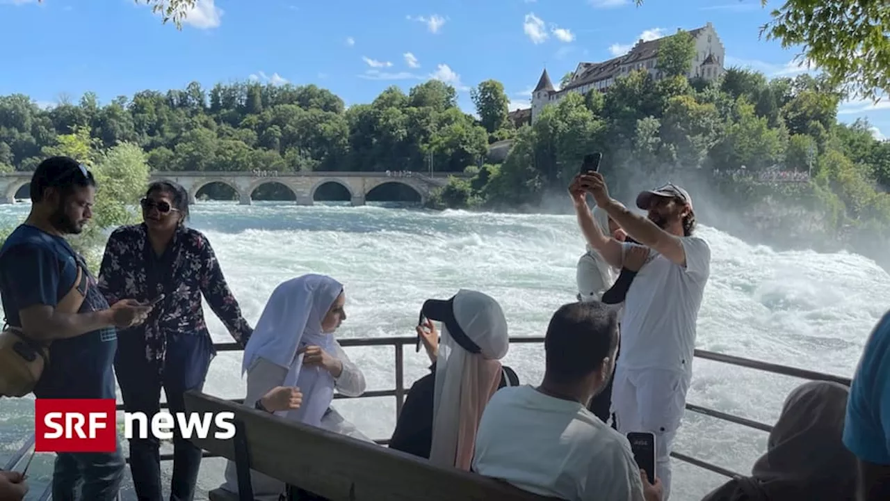 Rheinfall: Die Wassermassen locken derzeit besonders viele Besucher an