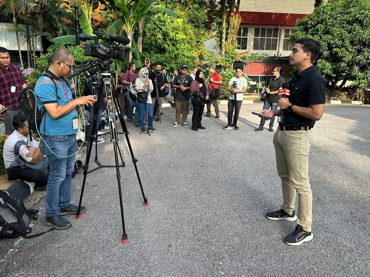 Media awaits arrival of suspect at court in Nur Farah Kartini’s murder