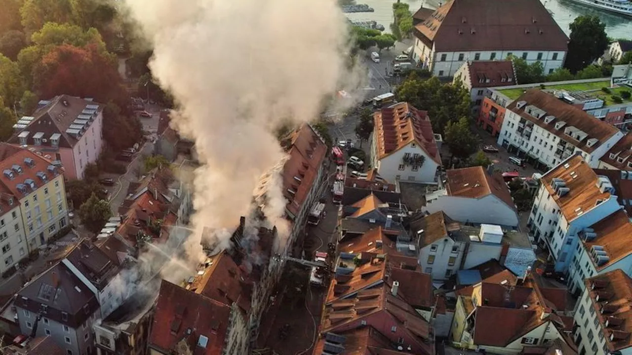 Brand in Konstanzer Altstadt: Abbrucharbeiten nach Brand in Konstanzer Altstadt