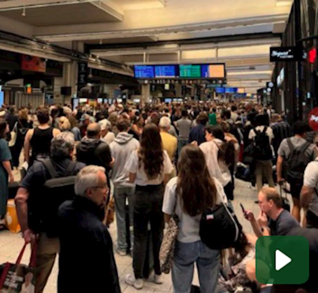 'Massiccio attacco' prima delle Olimpiadi a Tgv e rete ferroviaria in Francia