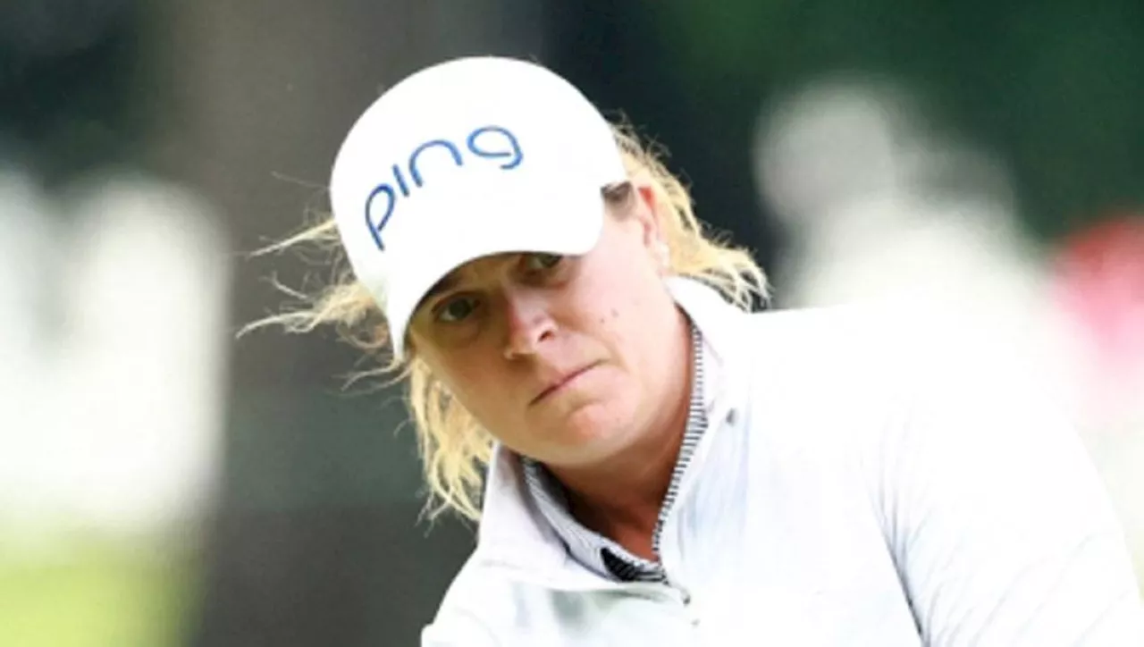 Coughlin grabs lead at LPGA Canadian Women's Open