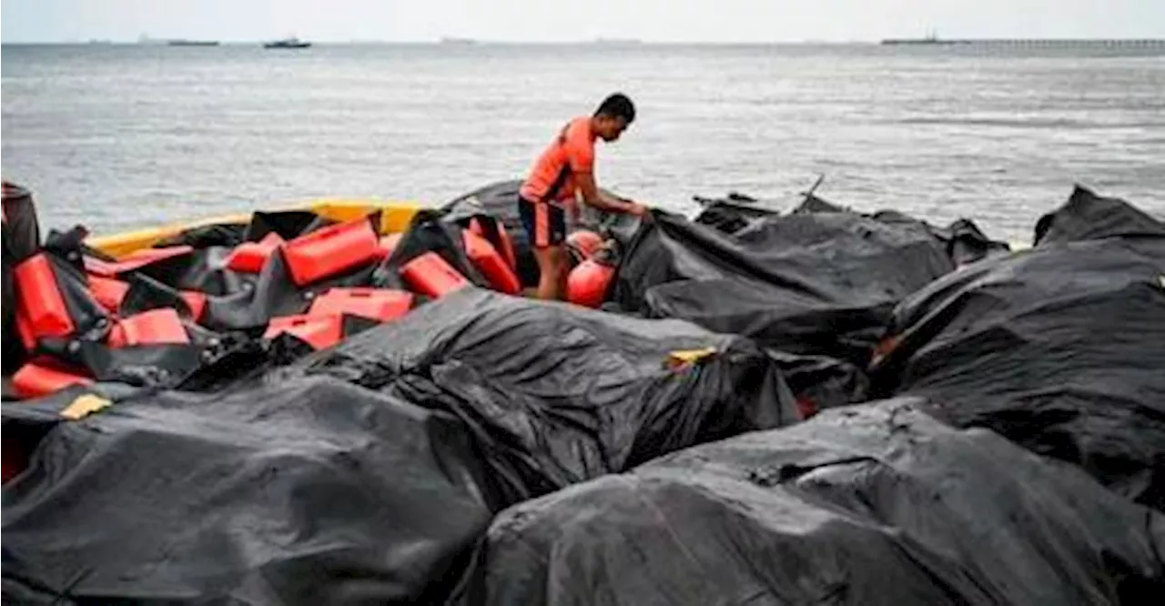 Philippines to deploy floating barriers to contain oil spill