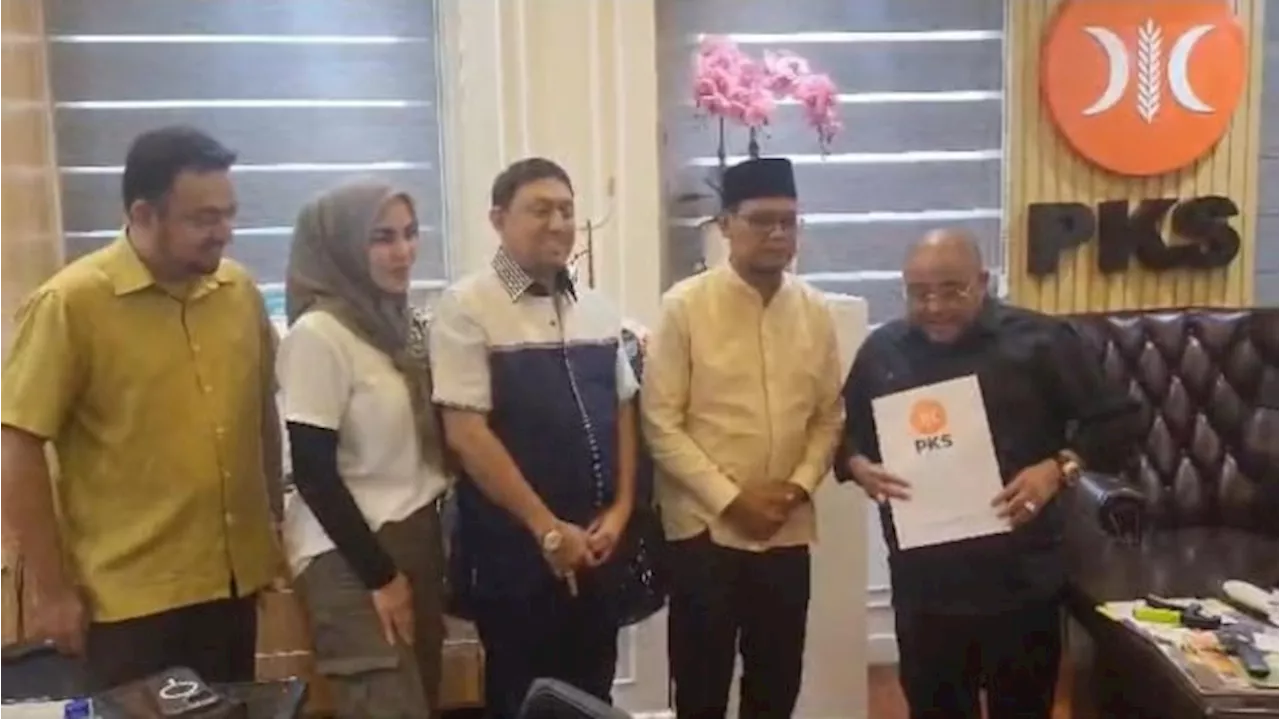 DPP PKS Serahkan SK Pasangan Imam-Ririn Maju Pilkada Depok