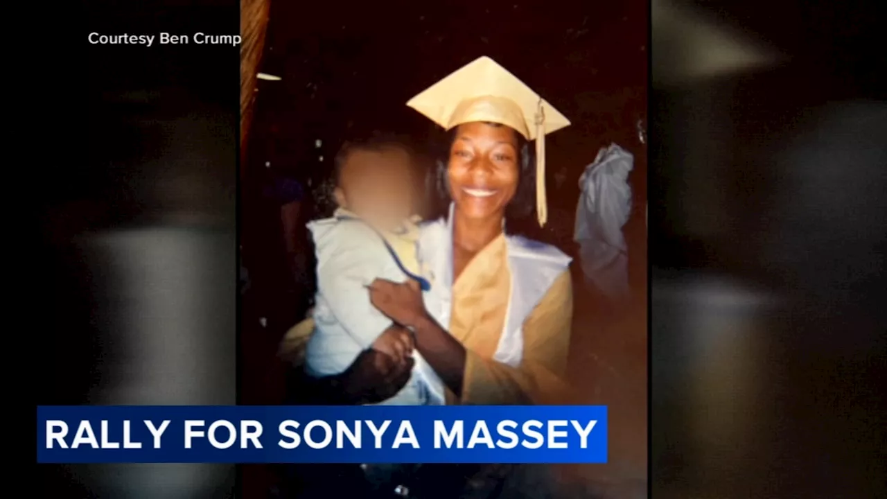 'Justice for Sonya Massey' rally in downtown Chicago demands police reform action from Congress