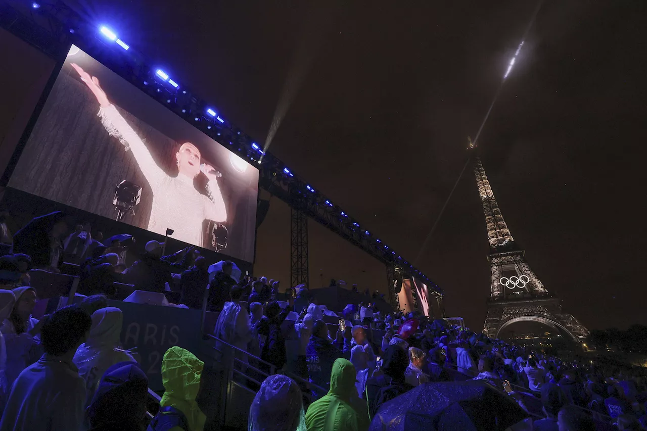 Parigi 2024, Celine Dion incanta tutti: il mitico ritorno dopo la malattia