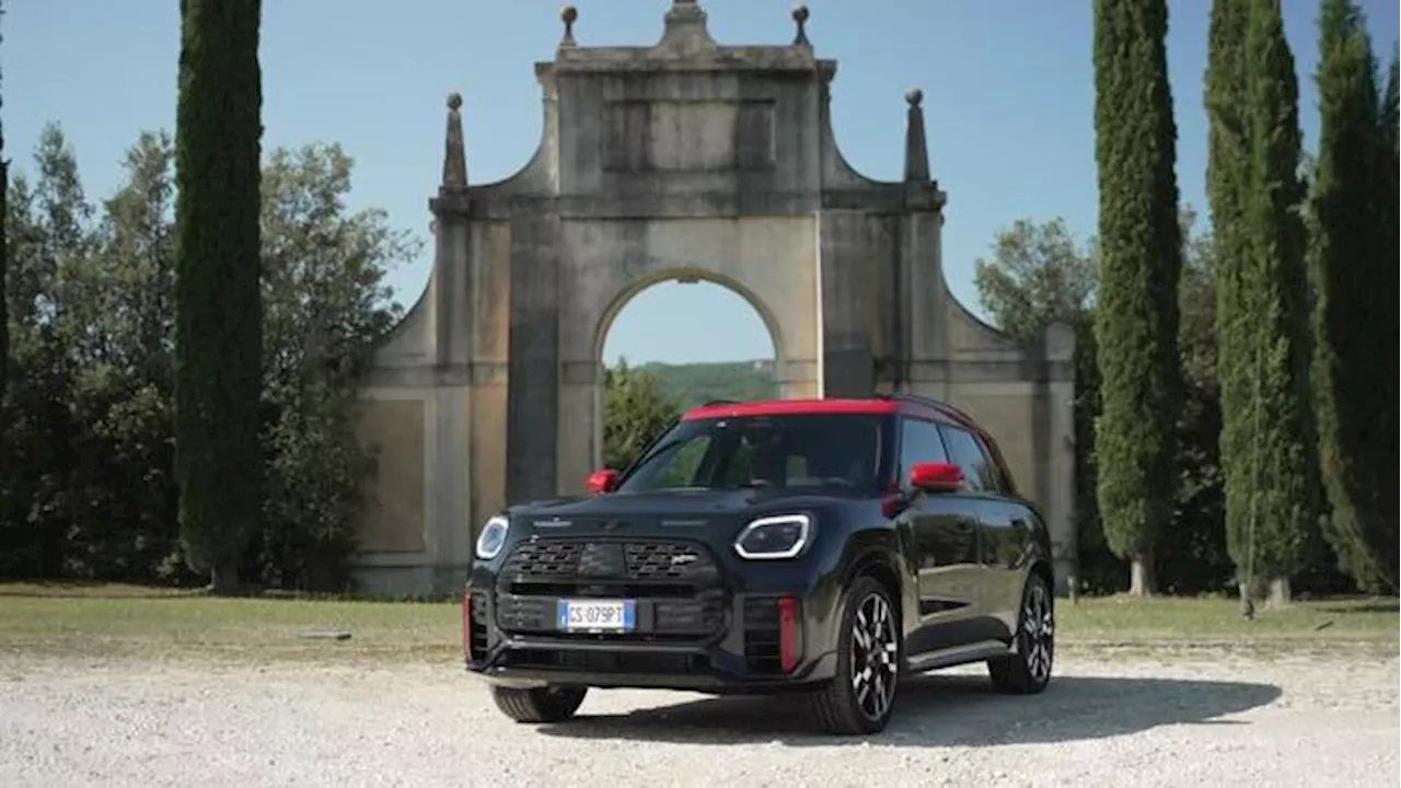 MINI Countryman John Cooper Works: lo stile incontra la potenza