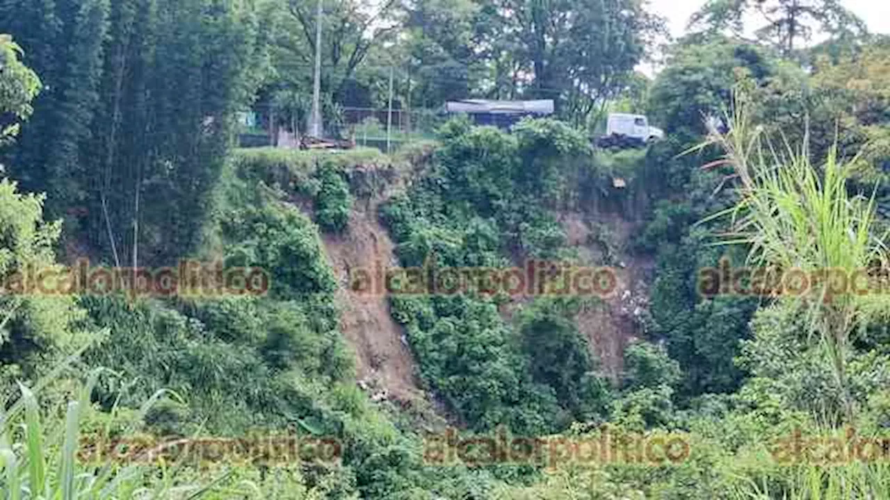 Temen que deslave se lleve calle, en localidad de Ixtaczoquitlán