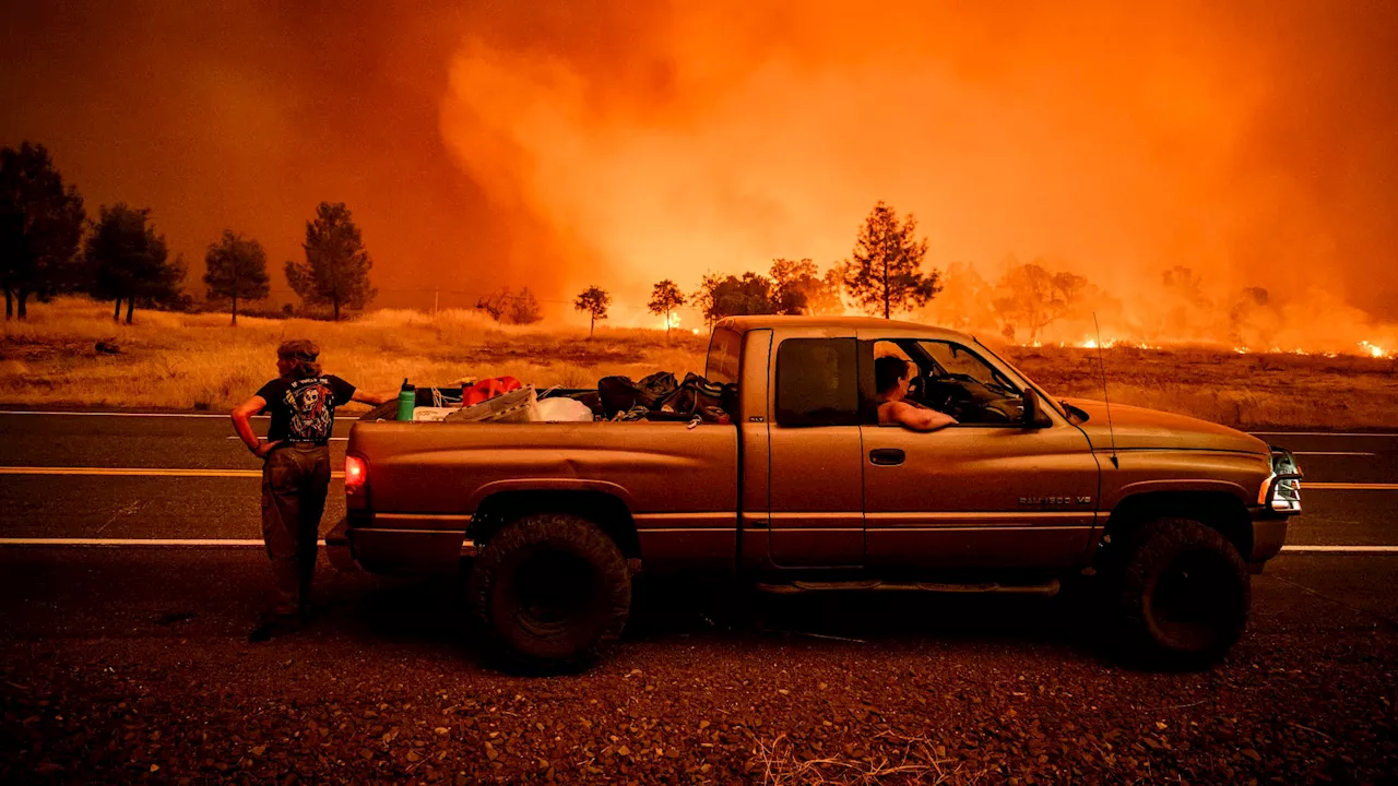 États-Unis: les images impressionnantes du mégafeu en Californie