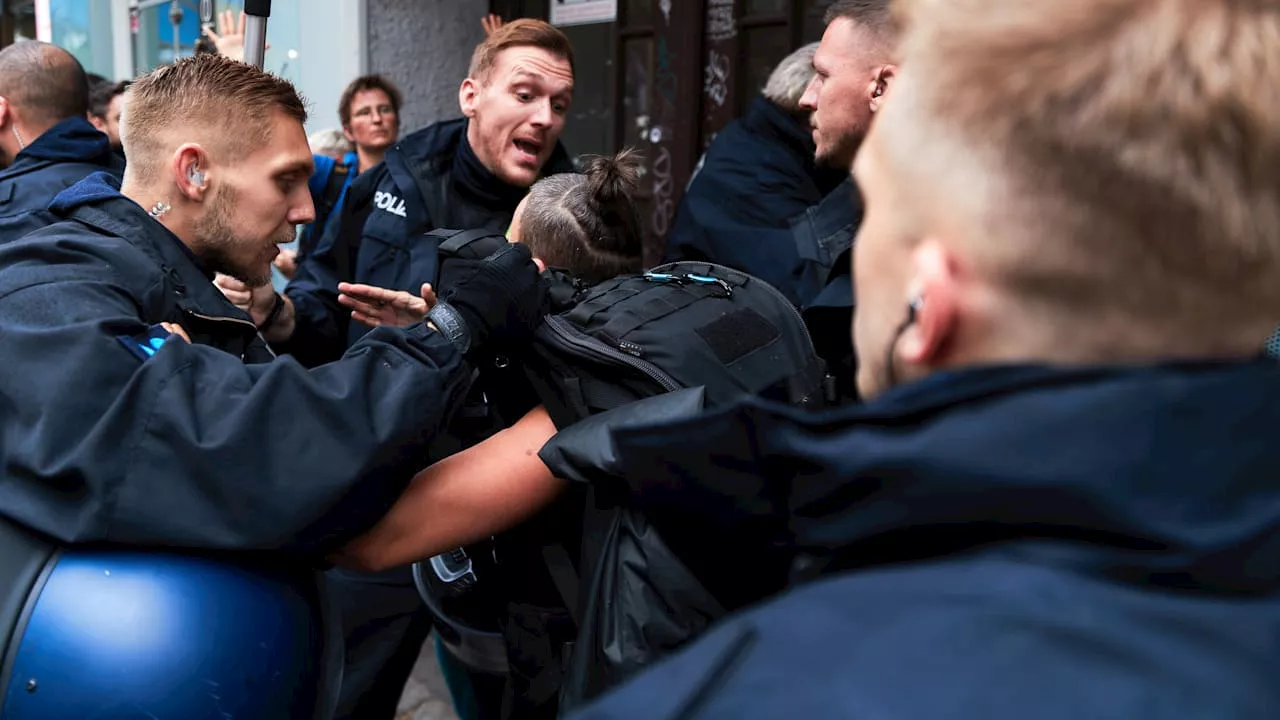 Vor CSD in Berlin: Israel-Hass und Flaschen-Würfe bei Lesben-Demo