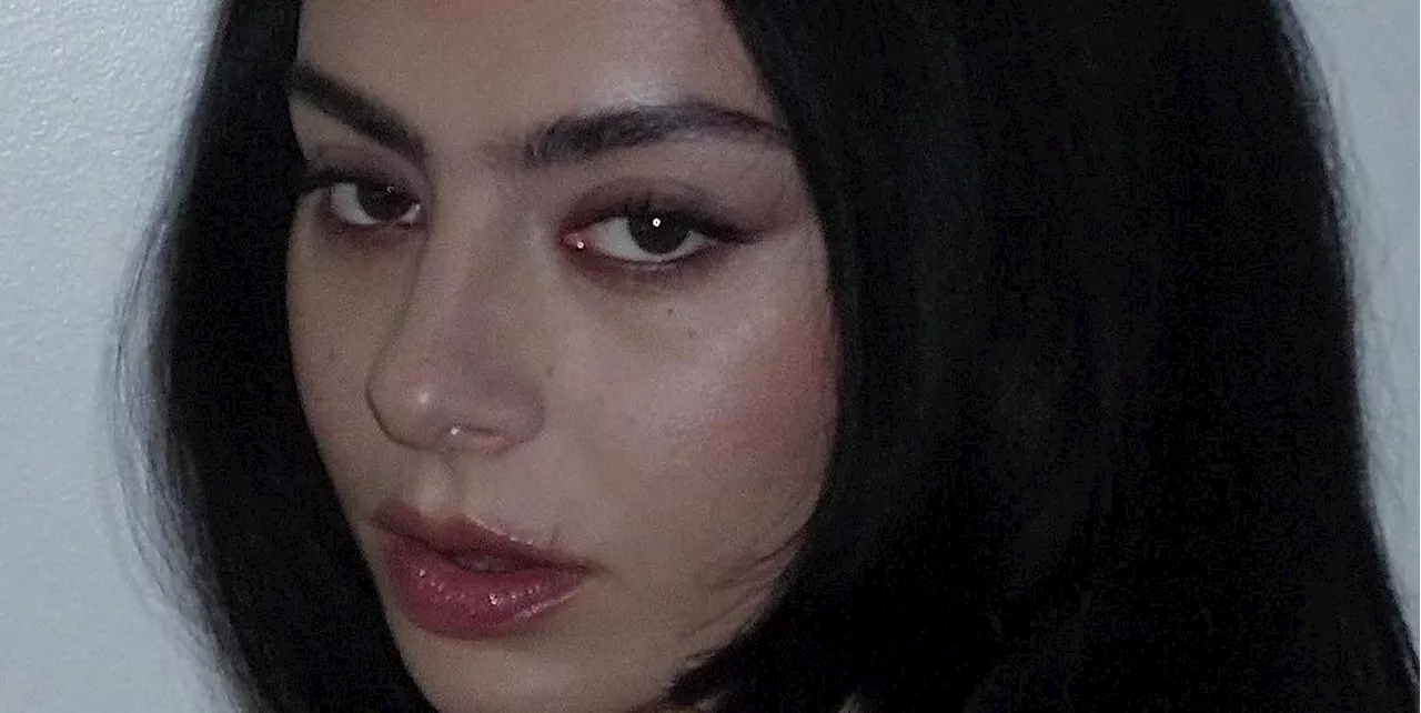 Com'è nata l'iconica copertina di 'Brat' di Charli XCX