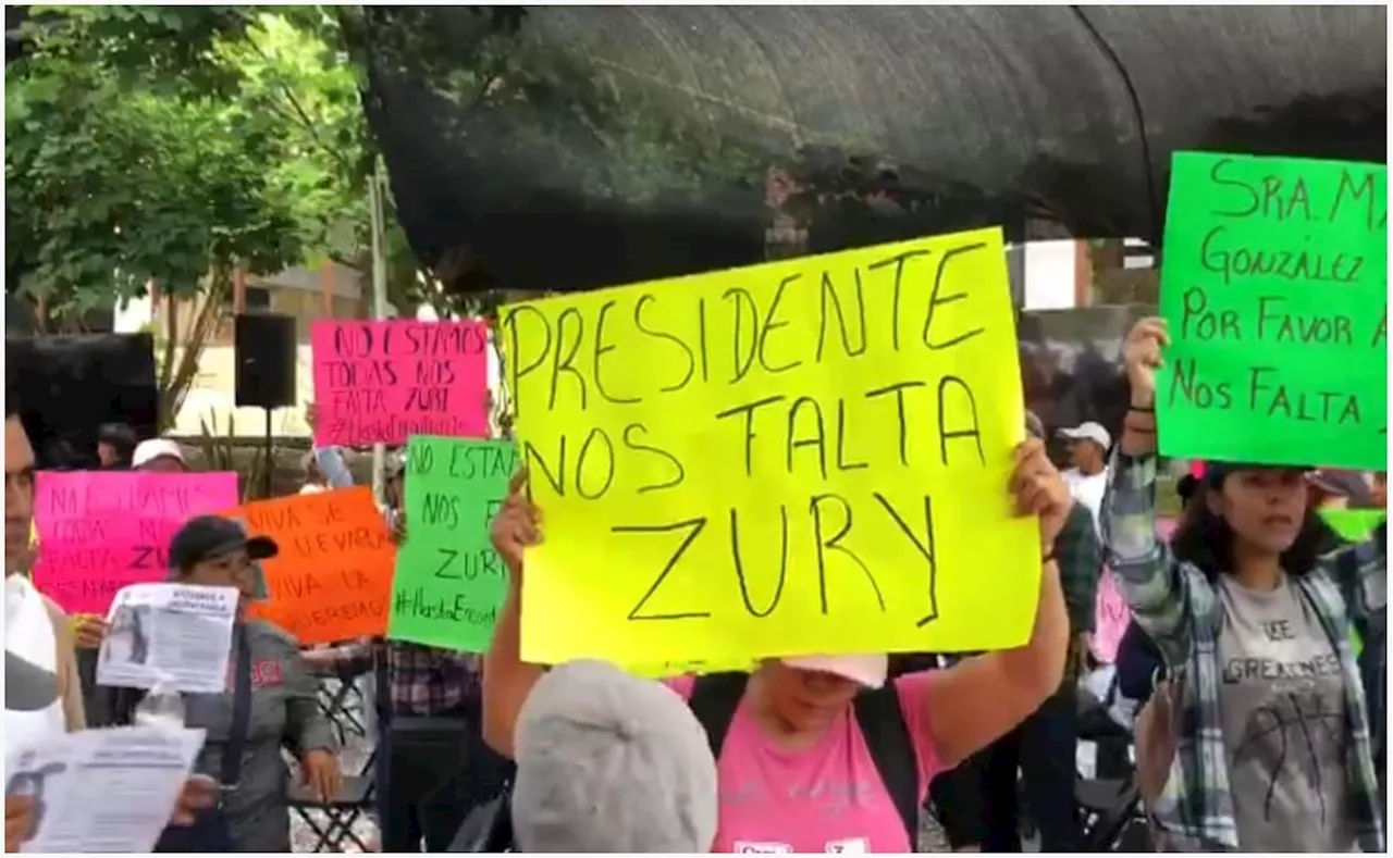 Familiares y amigos de Itzel Zurisaday protestan frente a AMLO y Sheinbaum; exigen ayuda para localizarla