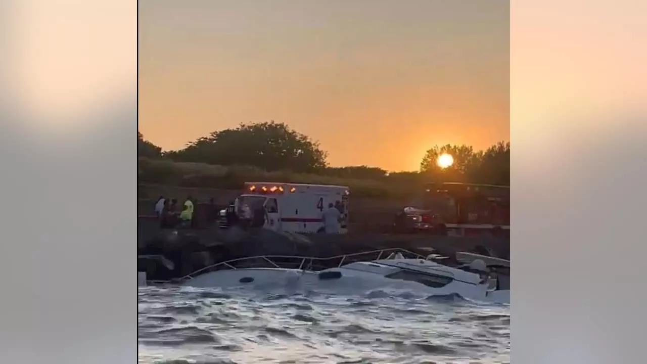 Search continues for missing man after boat capsizes on Lake Michigan