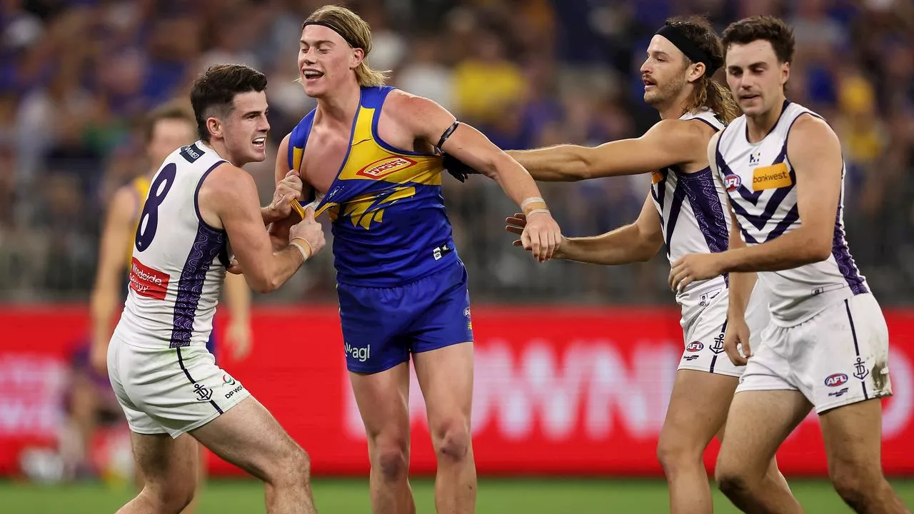 LIVE AFL: Derby bragging rights on the line as Dockers out to avenge shock defeat