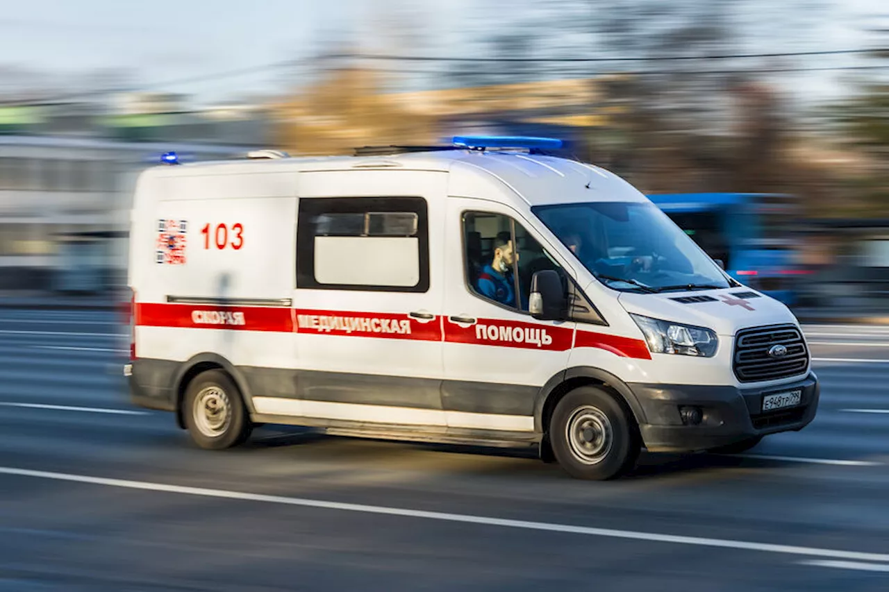 В Петербурге на КАД столкнулись четыре машины, более пяти человек пострадали