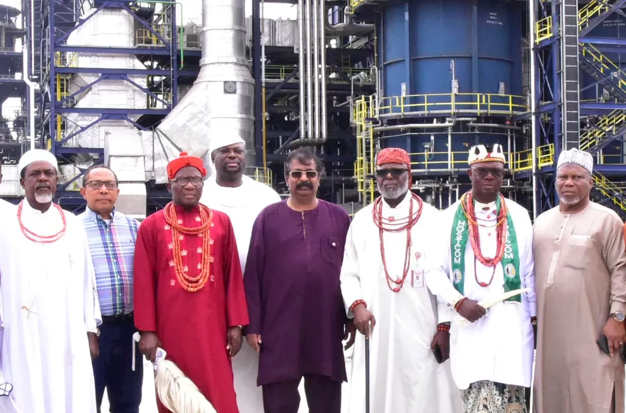 Dangote Refinery: HOSTCOM Backs Dangote, Modular Refineries To End Fuel ...