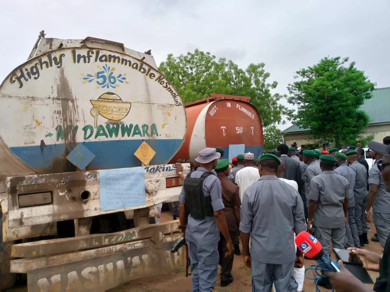 Oyo/Osun Customs Area Command Intercepts Drums Of (PMS) In Oyo