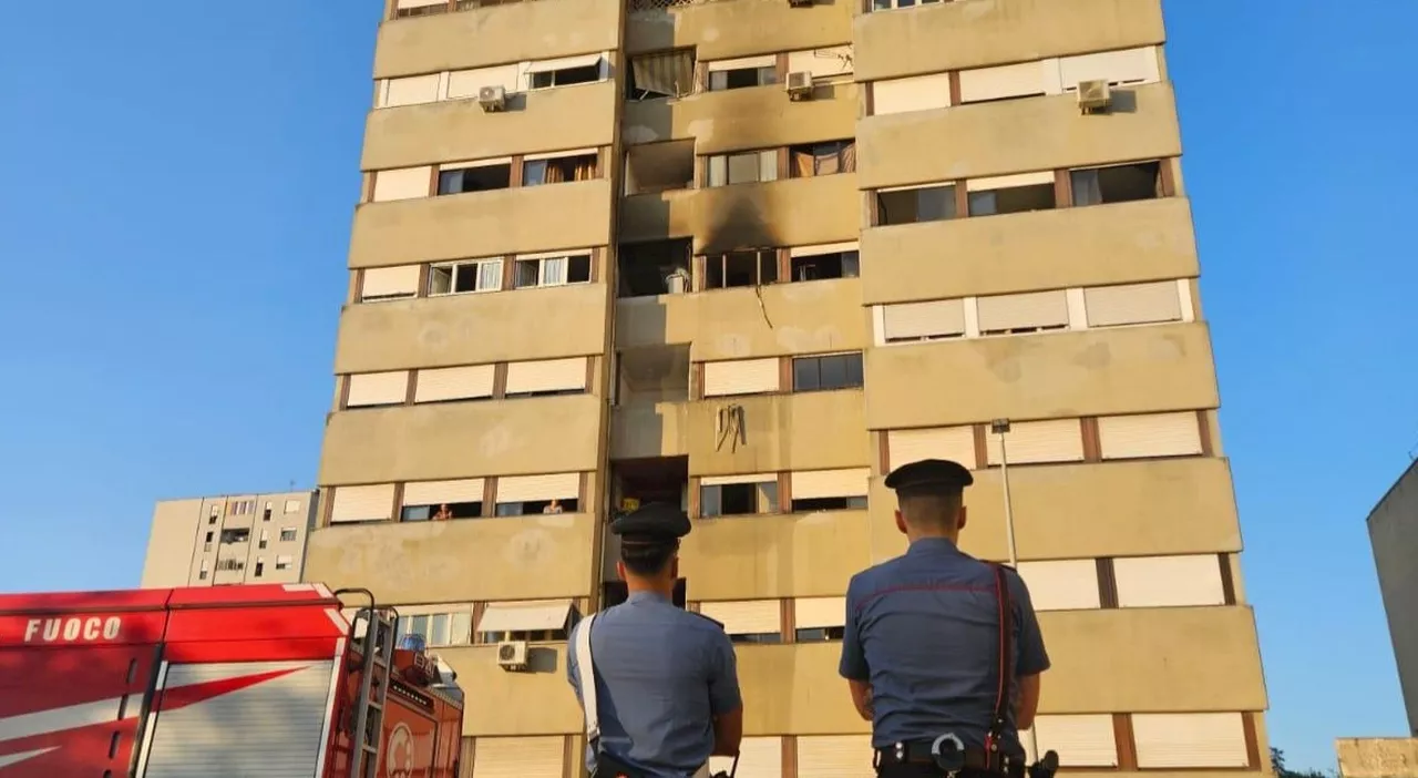 Roma, due ventenni romani occupano abusivamente una casa: l'appartamento prende fuoco. Denunciati