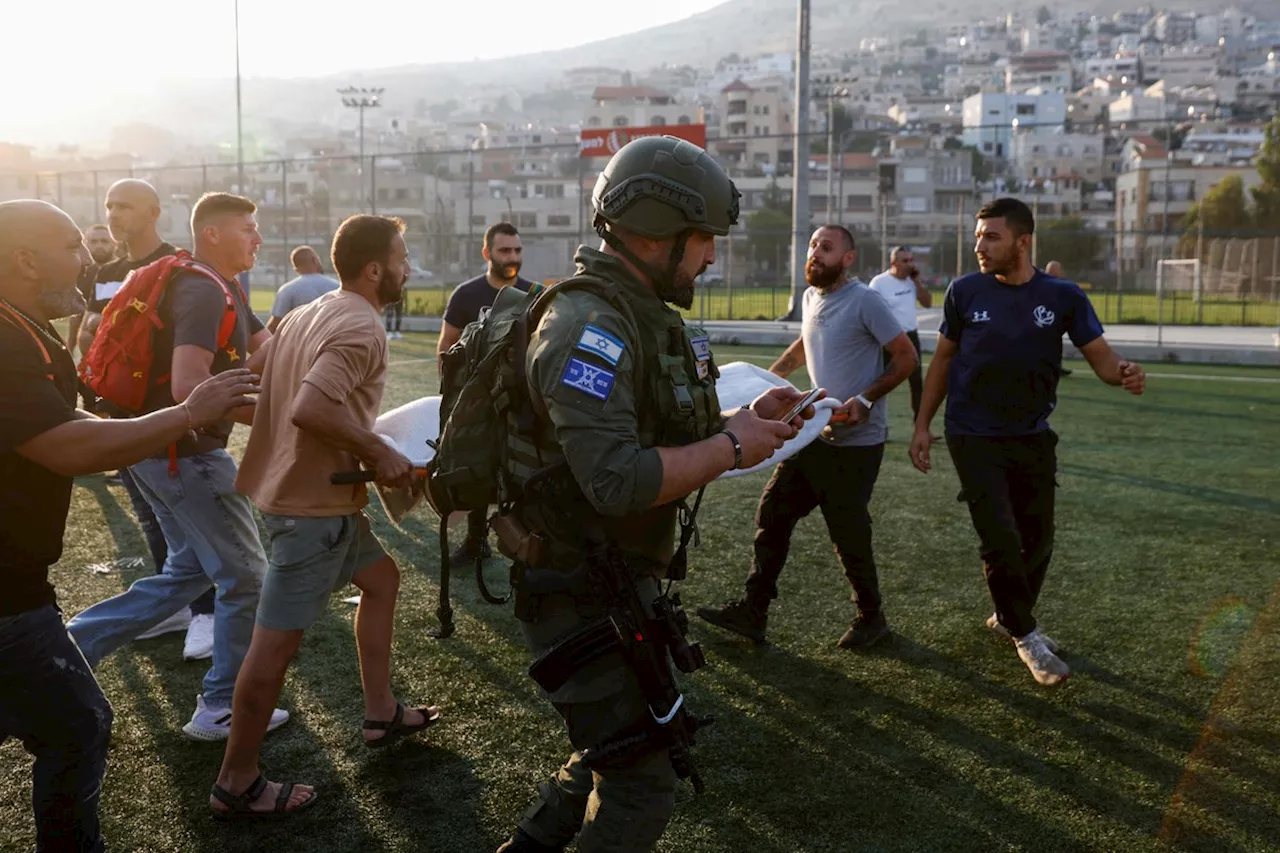 Crianças e jovens israelenses morrem em ataque a campo de futebol em Golã