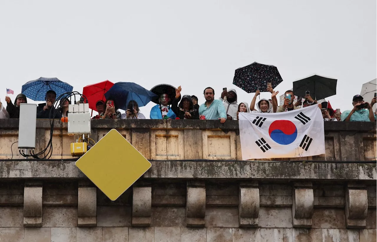 Paris-2024: COI pede 'profundas desculpas' por confundir Coreias durante cerimônia de abertura