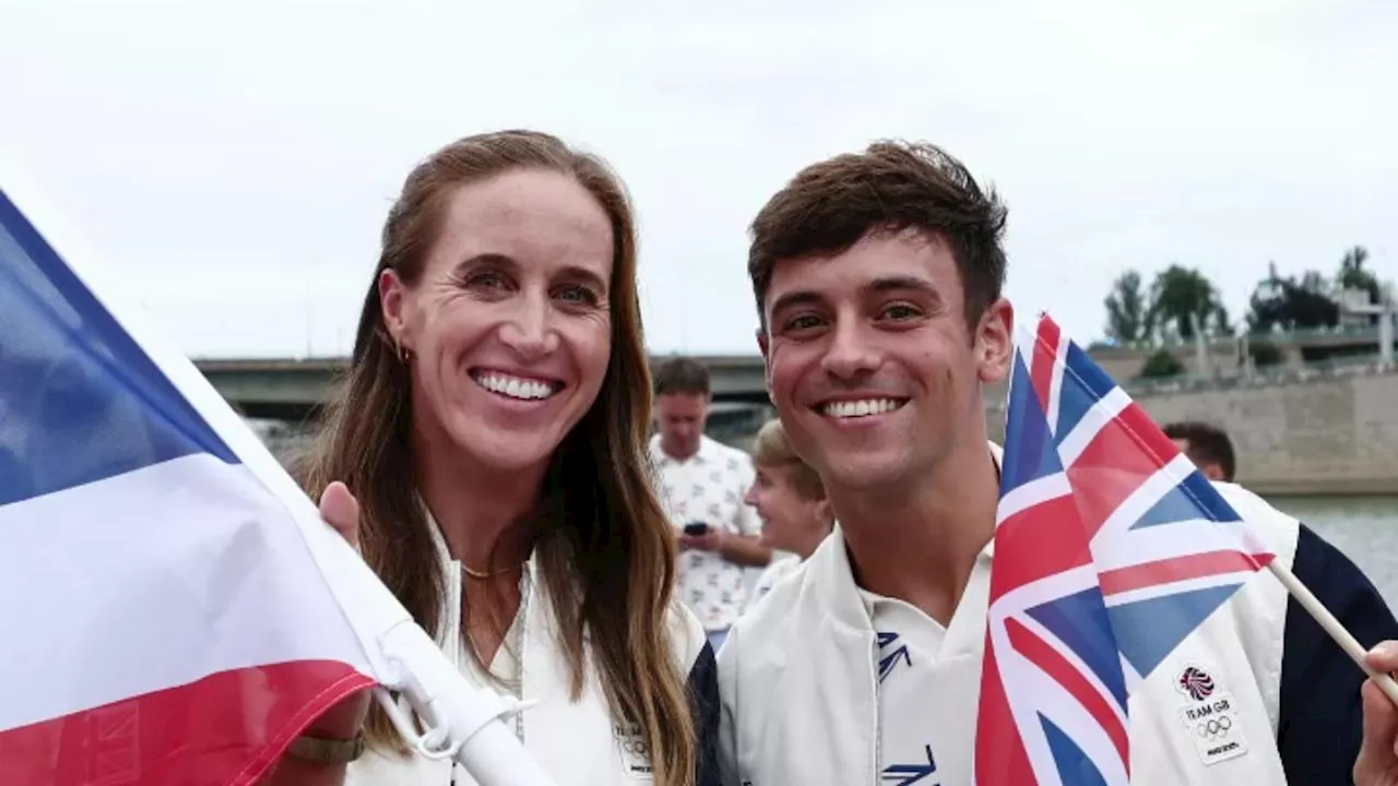 Tom Daley e Helen Glover ricreano l'iconica scena di Titanic alla cerimonia di apertura delle Olimpiadi di Pa…