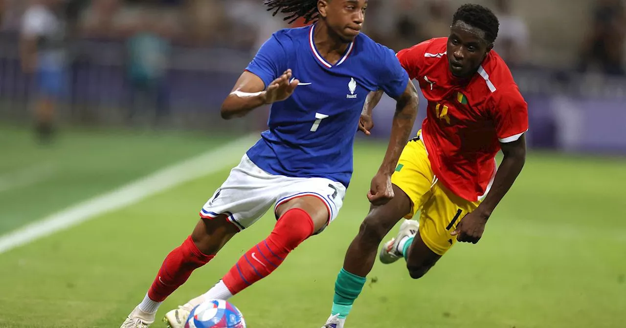 Foot : sans-faute pour les Bleus qui dominent la Guinée