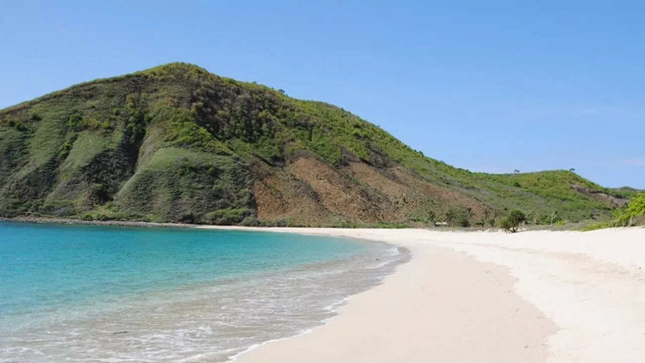 Pesona Indah Pantai Mawun, Surga Tersembunyi di Lombok Tengah